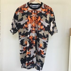Givenchy Columbian camo-print, oversized, crew-neck Tee Size S